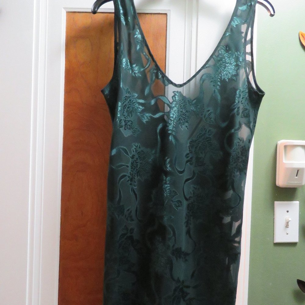 Lingerie - Picture 5 of 6